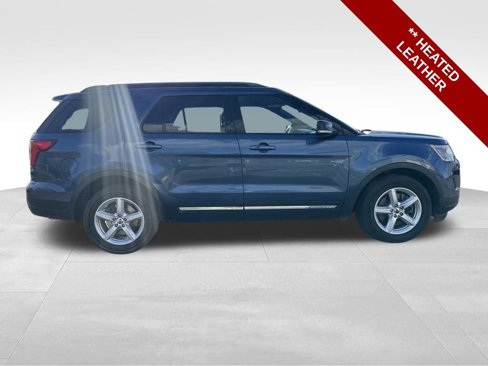 Used 2018 Ford Explorer XLT w/ Equipment Group 202A image 8