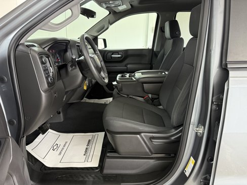 Used 2020 Chevrolet Silverado 1500 Custom w/ Custom Value Package image 12