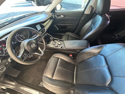 Used 2018 Alfa Romeo Giulia image 17