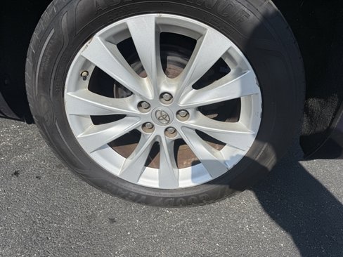 Used 2015 Toyota Venza LE image 12