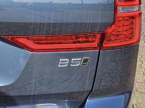 New 2025 Volvo XC60 B5 Plus w/ Protection Package Premier image 9