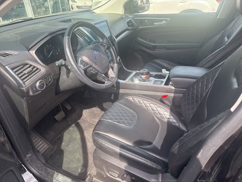 Used 2024 Ford Edge Titanium image 9