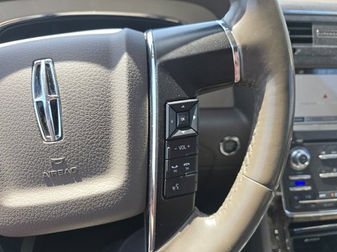 Used 2016 Lincoln Navigator Select image 19
