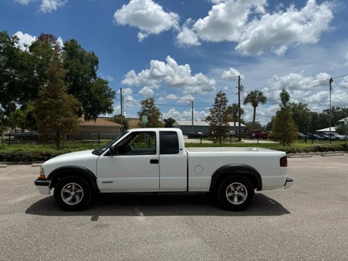 Used 2001 Chevrolet S10 Pickup LS w/ Preferred Equipment Group image 5