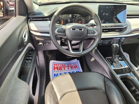 Used 2022 Jeep Compass Latitude image 7