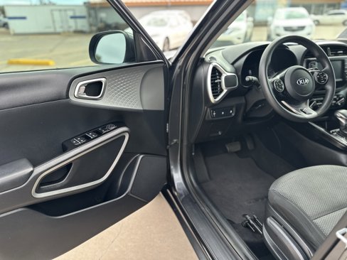 Used 2021 Kia Soul LX image 13