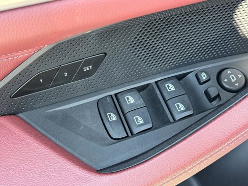 Used 2022 BMW i4 eDrive40 image 16