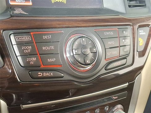 Used 2016 Nissan Pathfinder SL w/ SL Tech Package image 20