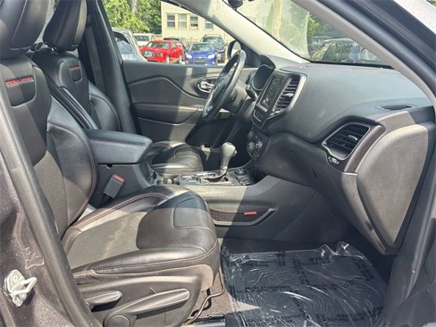 Used 2020 Jeep Cherokee Trailhawk w/ Cold Weather Group image 27