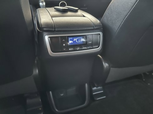 Used 2016 Toyota Highlander Limited image 23
