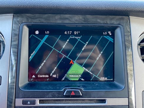 Used 2017 Ford Expedition Limited image 13