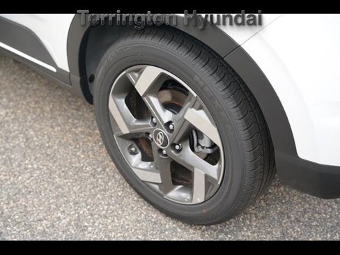 Certified 2024 Hyundai Venue Limited image 11