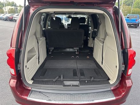 Used 2020 Dodge Grand Caravan SE w/ UConnect Hands-Free Group image 8