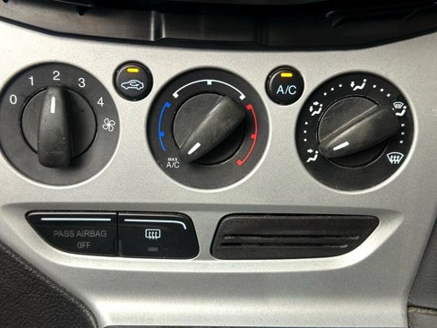 Used 2013 Ford Focus SE image 20