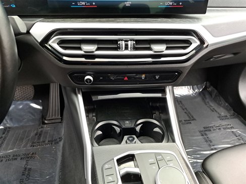 Used 2023 BMW 330e xDrive image 21
