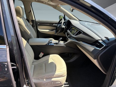 Used 2020 Buick Enclave Premium w/ Sun and Sites Package image 27