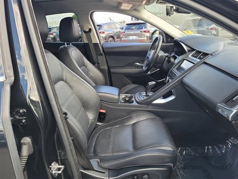 Used 2018 Jaguar E-PACE SE image 17
