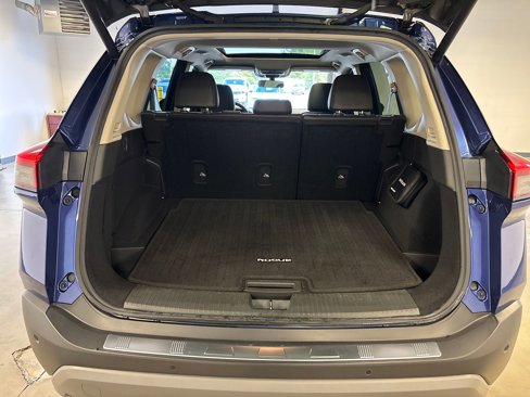 Used 2022 Nissan Rogue SV w/ SV Premium Package image 25