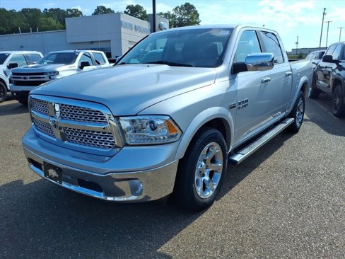 Used 2017 RAM 1500 Laramie w/ Convenience Group image 8