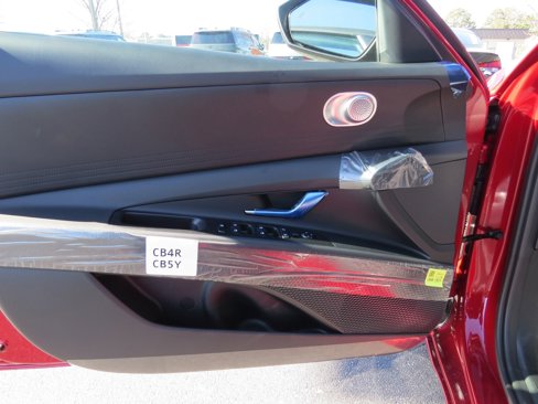 New 2025 Hyundai Elantra SE image 9