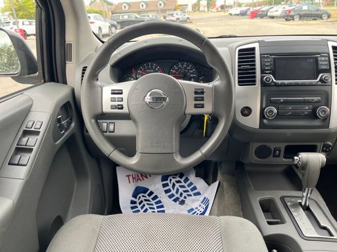 Used 2018 Nissan Frontier SV image 15