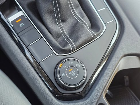 New 2025 Volkswagen Taos S image 38