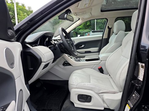 Used 2015 Land Rover Range Rover Evoque Prestige image 25