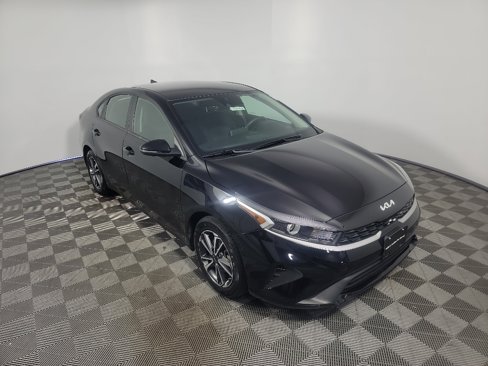 Certified 2022 Kia Forte LXS w/ LXS Technology Package image 2