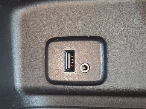 Used 2018 Chevrolet Equinox LS image 4