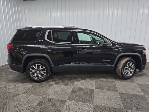 Used 2023 GMC Acadia SLE w/ Driver Convenience Package image 2