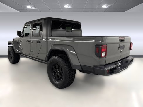 Used 2021 Jeep Gladiator Willys image 3