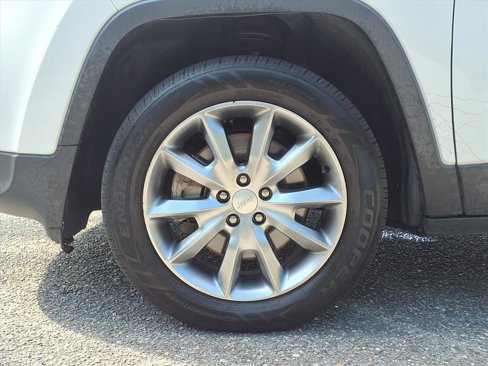 Used 2018 Jeep Cherokee Limited image 4