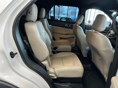 Used 2019 Ford Explorer Limited w/ Ford Safe & Smart Package image 41