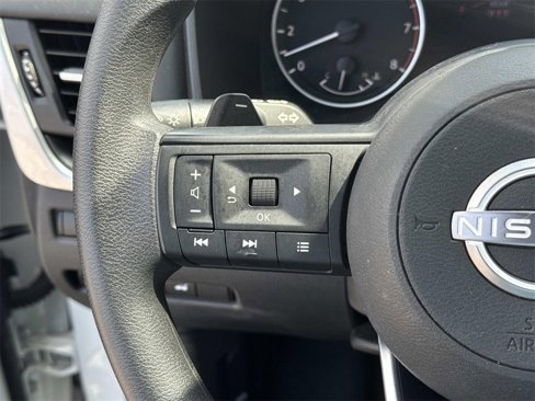 Used 2024 Nissan Rogue SV image 38
