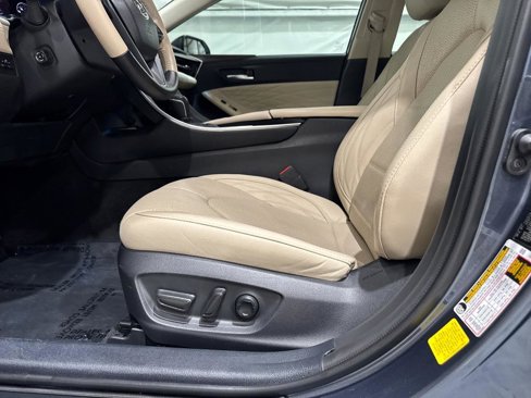 Used 2020 Toyota Avalon Limited image 37