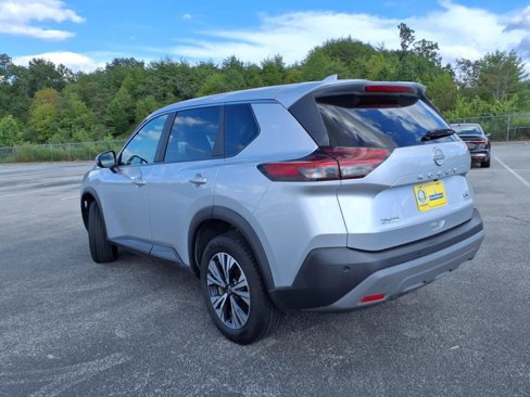 Used 2023 Nissan Rogue SV image 4