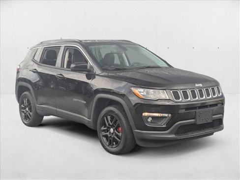 Used 2020 Jeep Compass Latitude w/ Cold Weather Group image 3