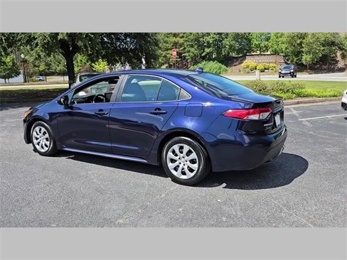 Used 2021 Toyota Corolla LE image 42