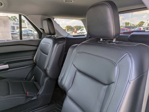 Used 2022 Ford Explorer XLT w/ Equipment Group 202A image 25