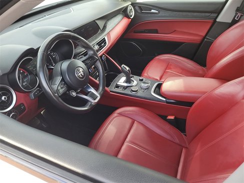 Used 2020 Alfa Romeo Stelvio w/ Nero Edizione image 4