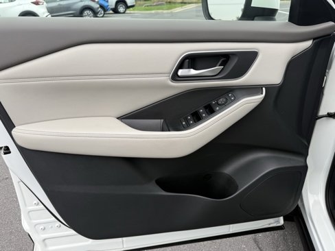 Certified 2021 Nissan Rogue SV w/ Premium Package image 12
