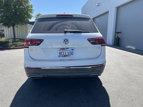 Used 2018 Volkswagen Tiguan SEL image 3