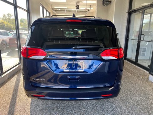 Used 2020 Chrysler Voyager Lxi image 3
