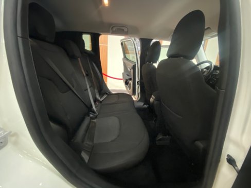 Used 2015 Jeep Renegade Latitude w/ Popular Equipment Group image 12