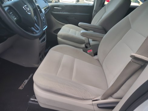 Used 2016 Dodge Grand Caravan SE w/ Quick Order Package 29E SE image 9