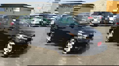 Used 2018 Kia Forte LX image 2