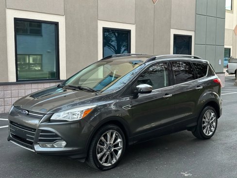 Used 2016 Ford Escape SE w/ SE Chrome Package image 3