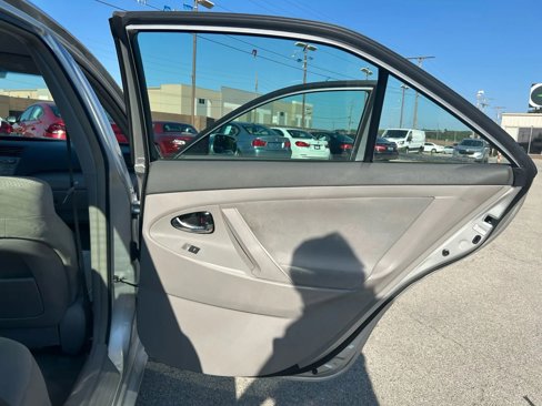 Used 2011 Toyota Camry XLE image 13