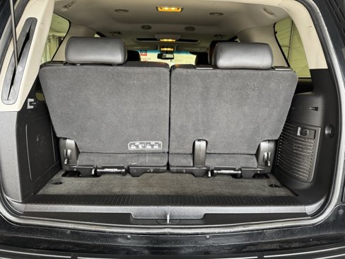 Used 2014 GMC Yukon SLT w/ SLT Chrome Package image 29