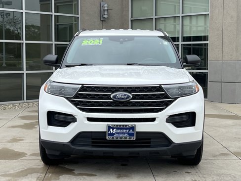 Used 2021 Ford Explorer XLT w/ Class III Trailer Tow Package image 10
